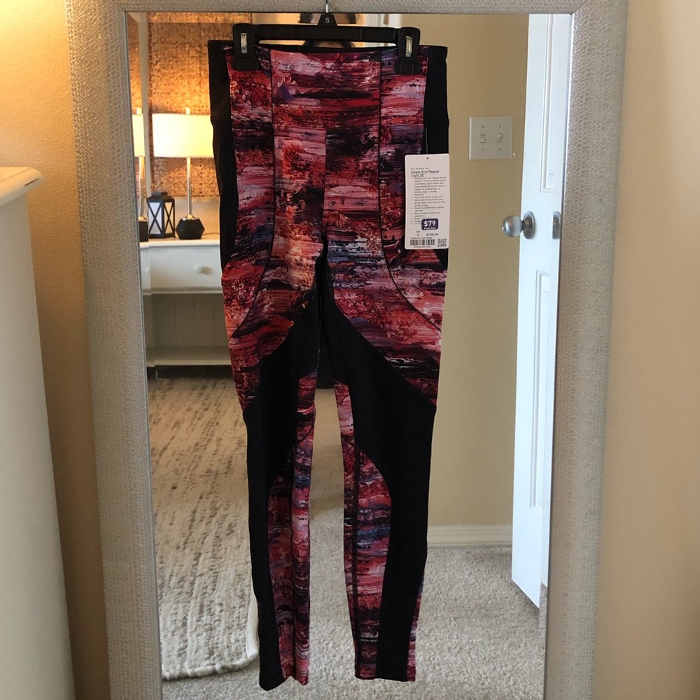 Lululemon “Sweat and Repeat” tights 28” NWT